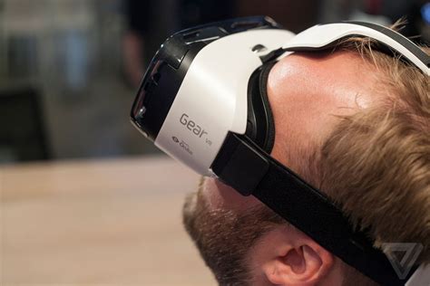 best buy begins selling virtual reality with samsung s gear vr the verge