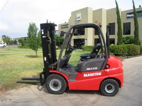 manitou mid counterbalance forklift  listed