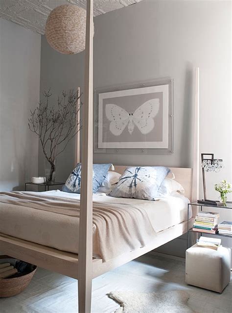 bedroom artwork  bed