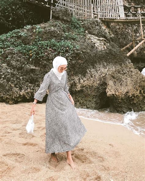 10 Inspirasi Ootd Hijab Untuk Pergi Ke Pantai