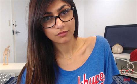 13 pictures of mia khalifa from the beginning to retirement the most exciting woman in the world