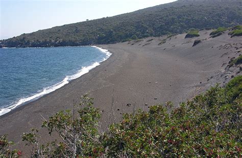 pachia ammos nisyros beaches nisyrosinfo travel tourist guide