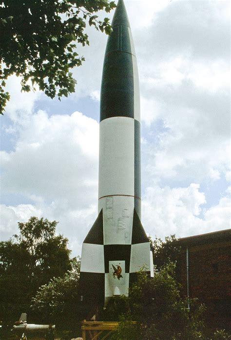 ballistische rakete  im museum peenemuende auf usedom staedte fotosde