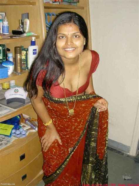 Chennai Housewife Arpitha Aunty Sari Blouse Photos