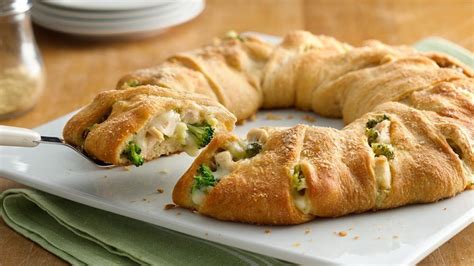 cheesy chicken  broccoli crescent ring recipe crescent roll