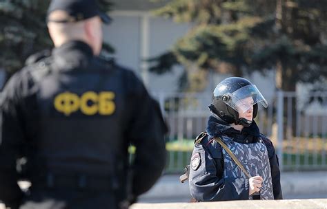 russias fsb detains  members  terrorist cell  siberia