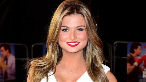 zara holland backtracks saying love island sex was the