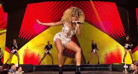 Watch Fleur East Performs Sax At Capital Fm Jingle Bell Ball That