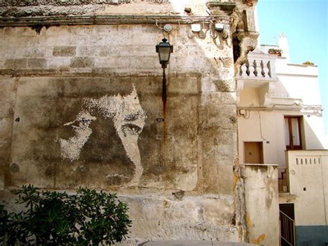 wall portraits  vhils