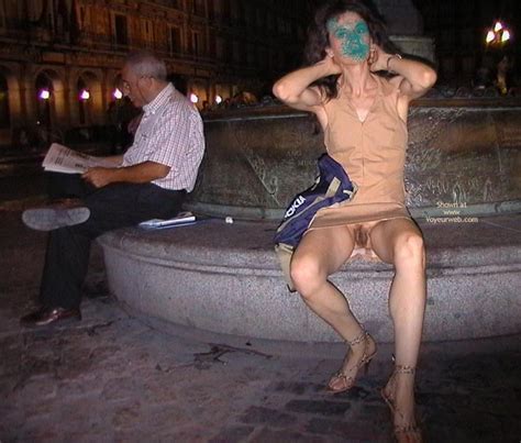 nude in public july 2003 voyeur web hall of fame