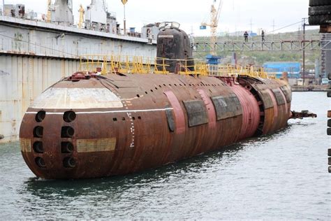 russia s first nuclear submarines had a big problem little radiation