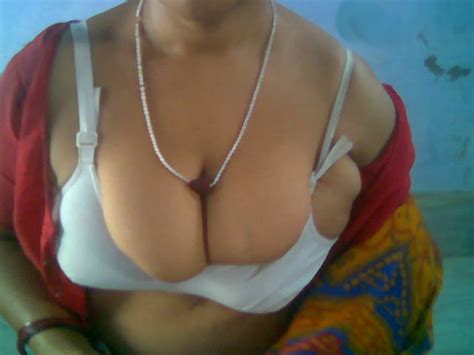 indian aunty in bra image 4 fap