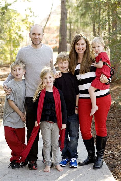 extended family picturered  black  gray family portrait outfits family outfits red