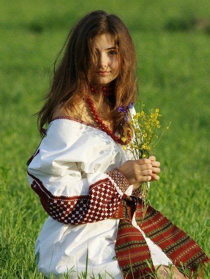 чарівна юність ЮА ukrainian beauty Народный костюм Платье с вышивкой