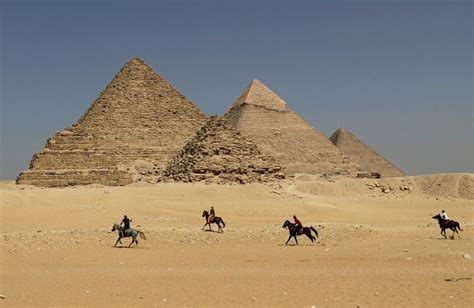 egypt arrests two over nude tourists on pyramid breitbart