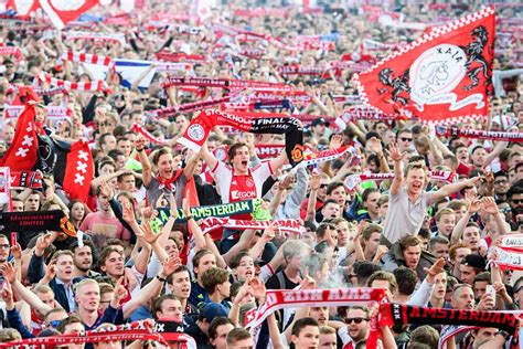 meer info  mogelijke huldiging ajax op museumplein