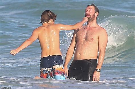 Chris Martin Gets A Pretend Punch To His Face By Son Moses 15 As