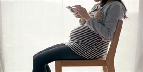 نشستن صحیح در دوران بارداری نرم افزار بارداری پرگ Preg