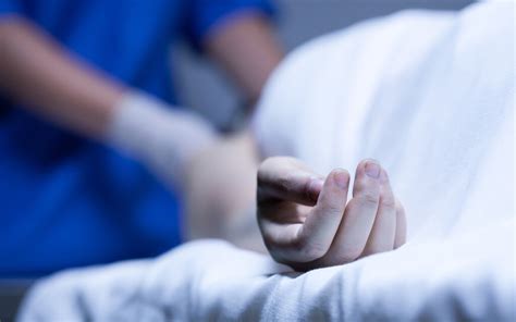 aerzte und pflegepersonal zu sterbehilfegesetz befragt medmix