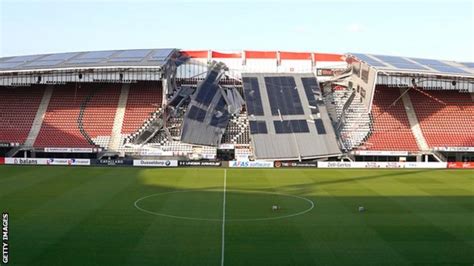 az alkmaar roof collapses  eredivisie clubs stadium  high winds