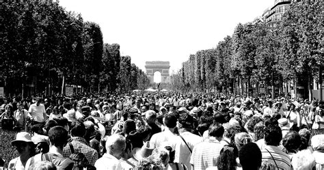 La Foule Champs Elysées Paris Jean François Gornet Flickr