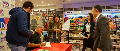 ultimate book signing checklist  authors bookbaby blog