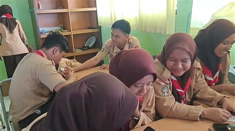 Pembuatan Tong Sampah Non Organik Kelompok 2 Kelas Xi D Sman 83 Jakarta