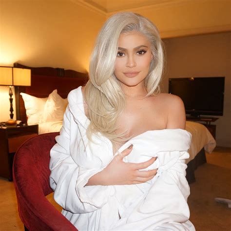 See Kylie Jenner S New Platinum Blonde Hair E News