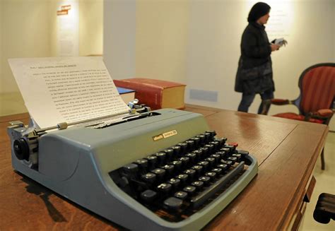 quien fue  como vivio olivetti el inventor de la famosa maquina de escribir celebrities