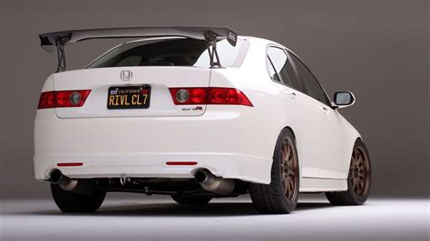 acura tsx finding  perfect balance  street  track