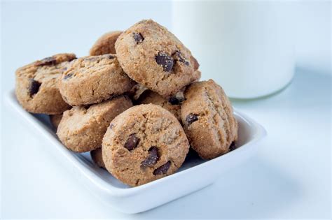 skinny mini chocolate chip cookies slenderberry