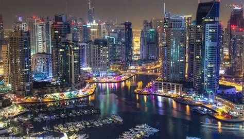 dubai marina favorite touristic spot  dubai