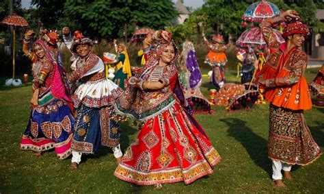 traditional dresses  fashion culture   indian states