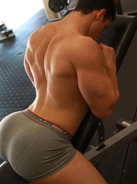 Bodybuilder Muscle Hunk Gay Massive Cock Pecs Bulge Hung