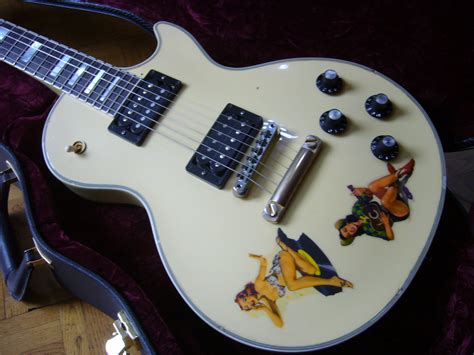 gibson steve jones les paul custom antique yellow image