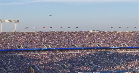 video shows drone  crash  kentucky football game