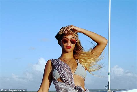 beyoncé shares photo of blue ivy frolicking on beach in jamaica daily mail online