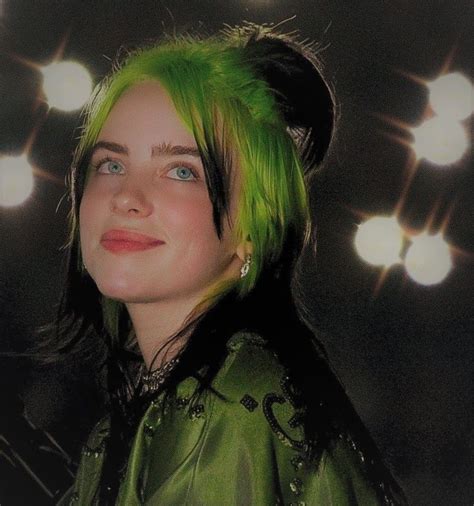 shes  lovely em  billie eilish billie minha galeria de fotos