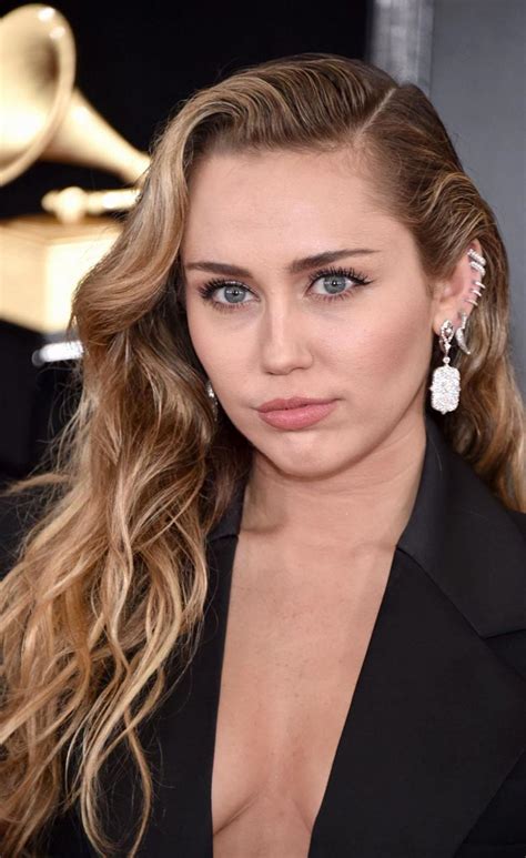 miley cyrus braless for grammy awards 2019 scandal planet