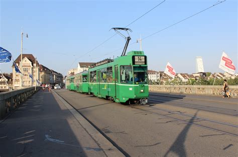 basel bvb tram  schindler    mittlere bruecke   juli