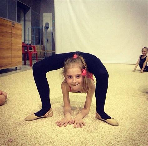 Russian Gymnast S Awesome Back Flexibility Flexible Girls Yoga For