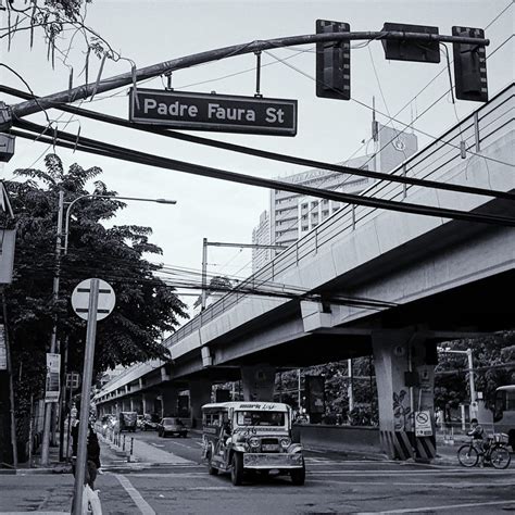 street photography  manila philippines  walk  taft avenue