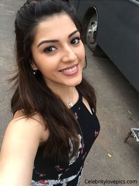 selfie queen mehrene kaur pirzada beautiful indian actress celebrity