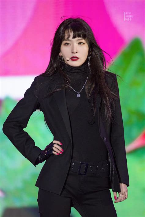 female k pop idols wearing all black outfits kpopmap