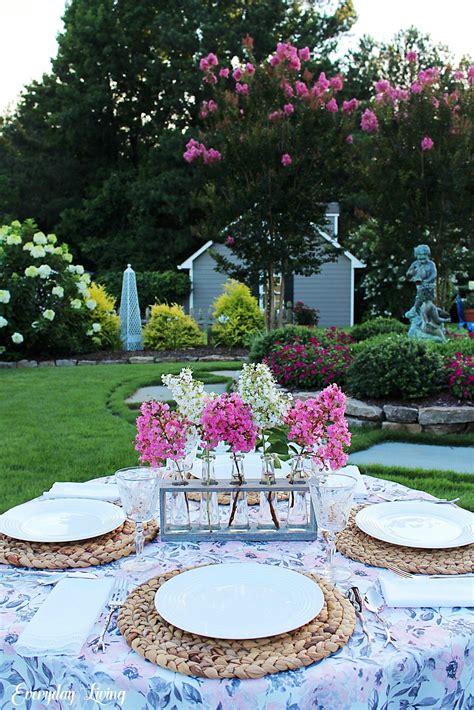 tablescape tuesday  summer alfresco tablescapes