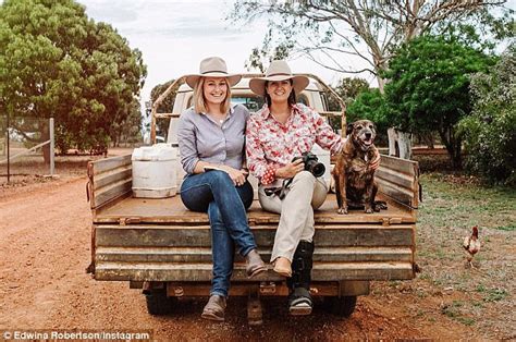 Woman Went On A 3 Month Aussie Outback Trip Without Money Daily Mail