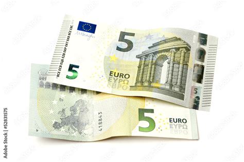 zwei neue fuenf euro scheine isoliert stock foto adobe stock