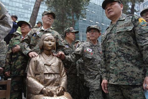 japanese nationalist protest of comfort women sculpture fails los