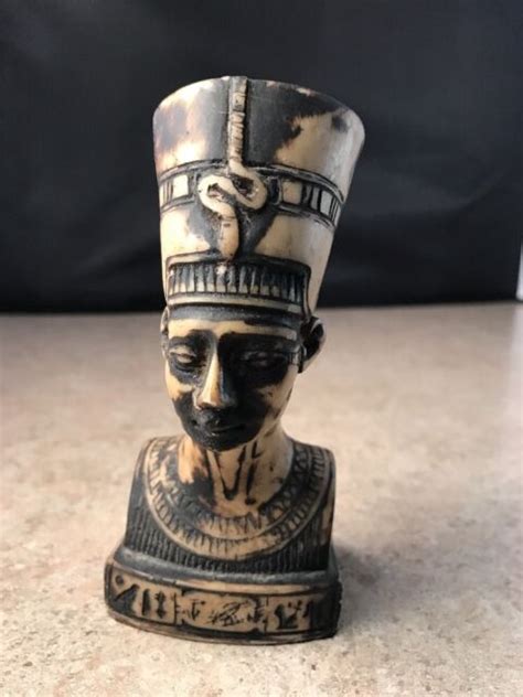 Egyptian Queen Nefertiti Pharaoh Wife Figurine Bust Statue