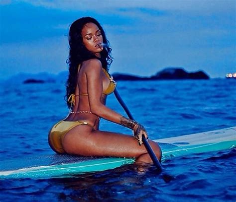 Rihanna G String Sexy Ass In Brazil Omfg Ameman 19 Pics Xhamster